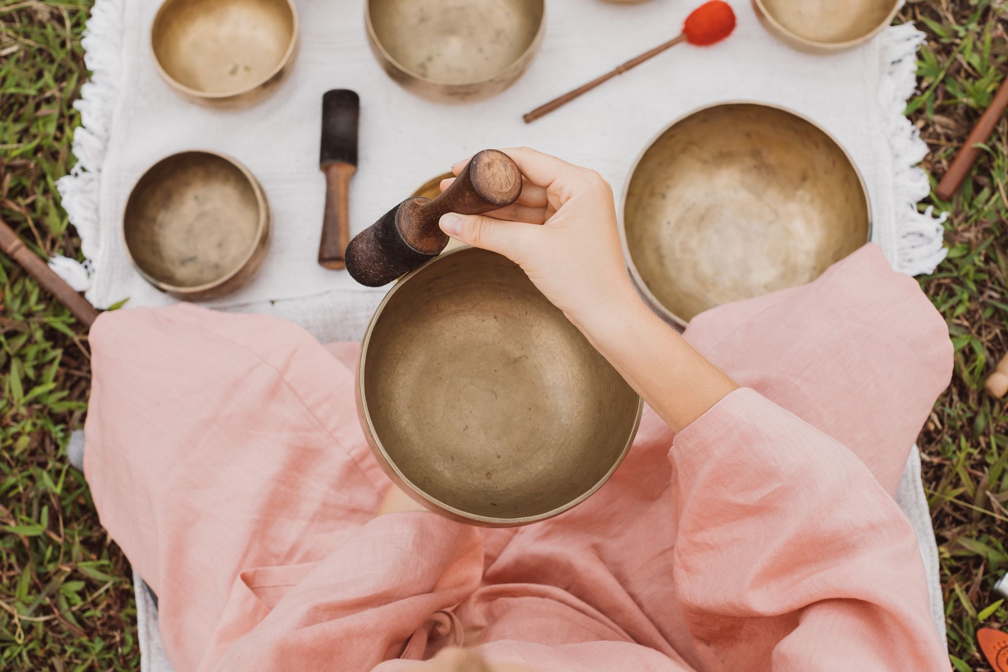 singing bowls linen
